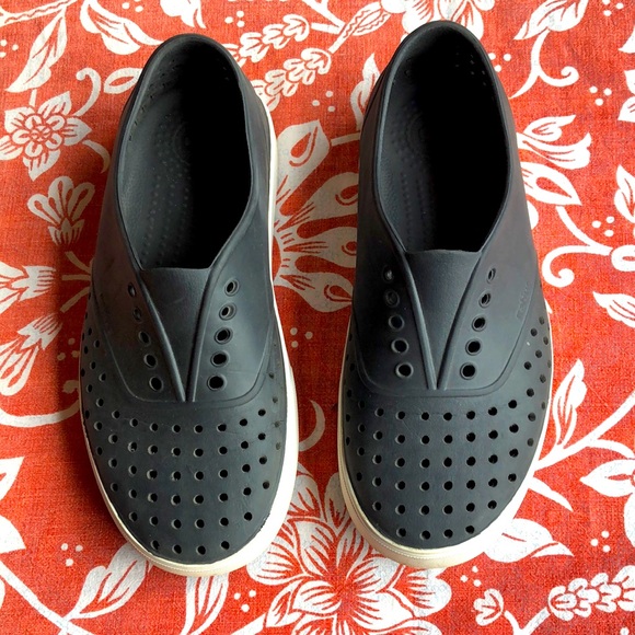 Native Shoes - Native beach shoes
